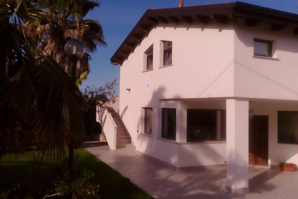 Residenza Flores Appartement Pescara Buitenkant foto
