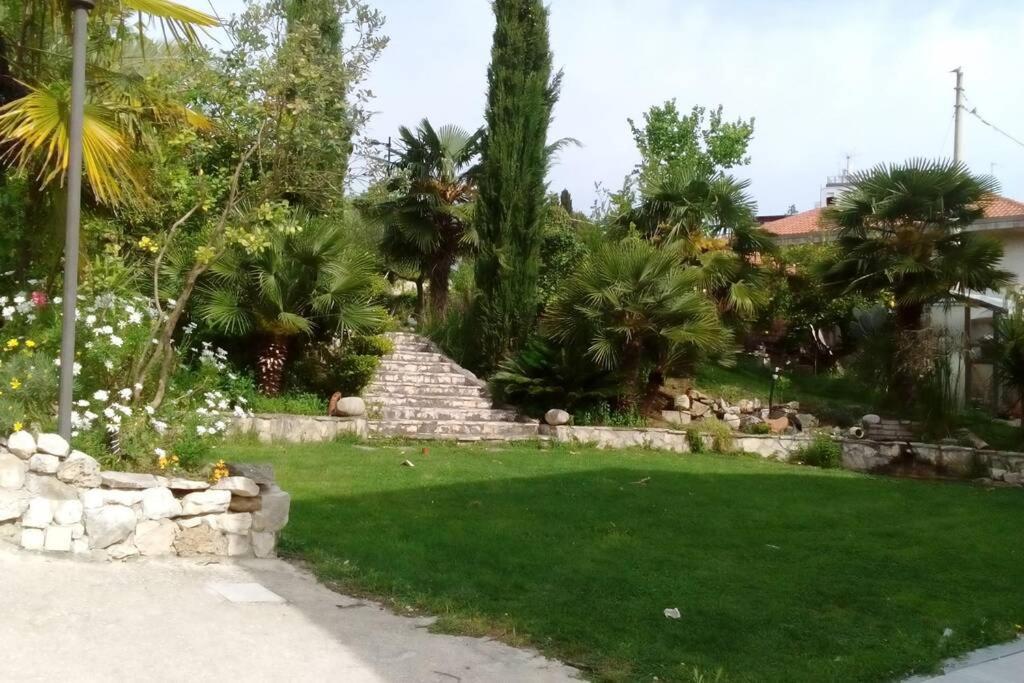 Residenza Flores Appartement Pescara Buitenkant foto
